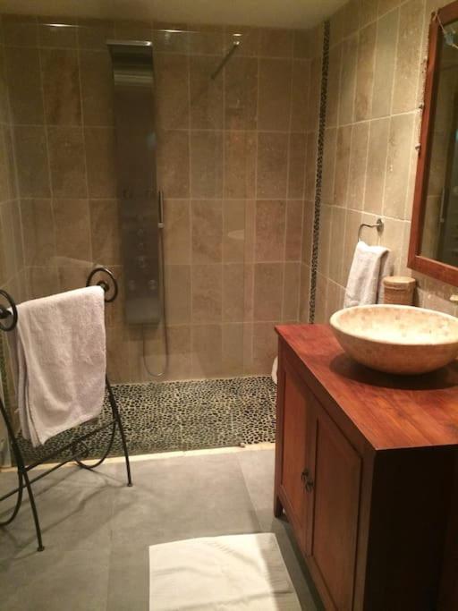 Appartement Sur La Colline Avec Acces Piscine Volx Exteriér fotografie