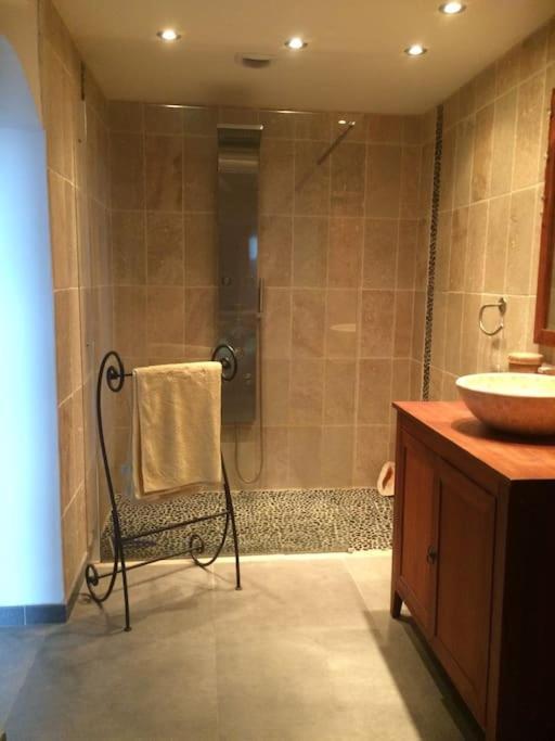 Appartement Sur La Colline Avec Acces Piscine Volx Exteriér fotografie